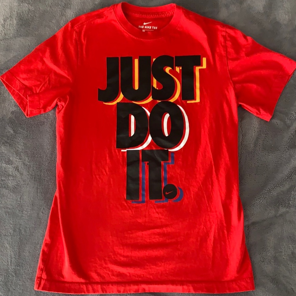 Nike Men’s t-shirt size Small